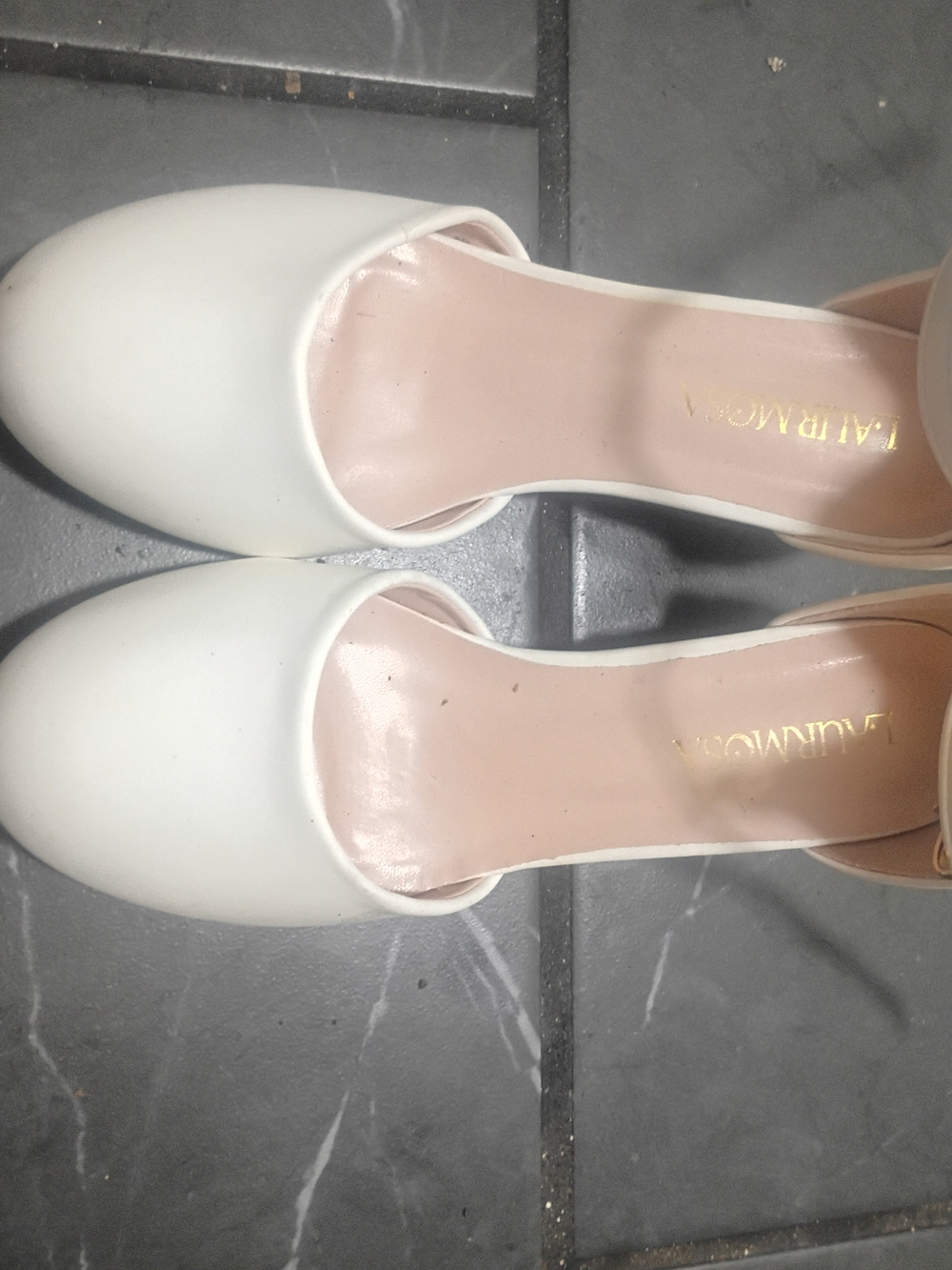 Elegant Cream Closed-Toe Mule with Cushioned Insole